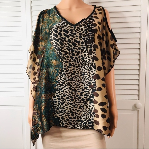 2/$25 BODY CENTRAL Animal Print Lightweight Blouse Size Large - Picture 1 of 6